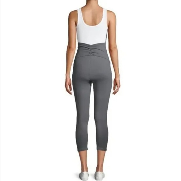 NWOT Time and Tru Maternity Capri Leggings Size Medium - Picture 2 of 4